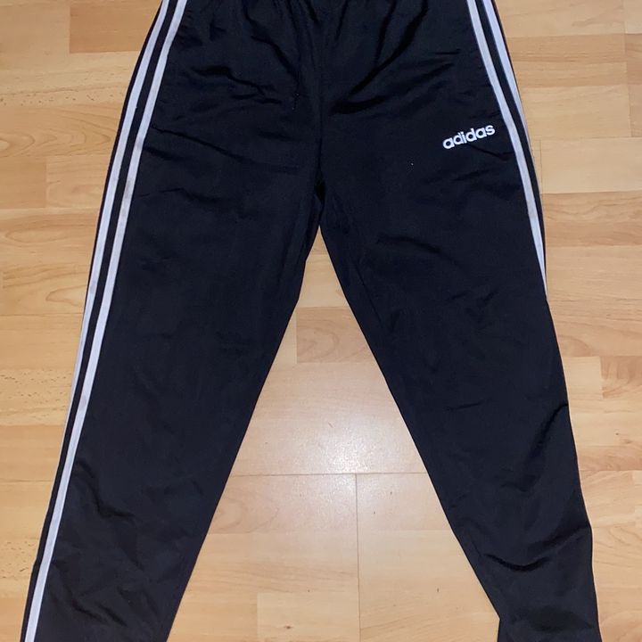 Adidas V tements de sport accessoires Jogging Vinted