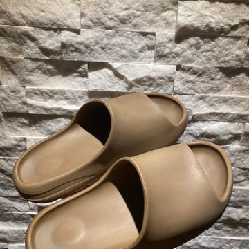 adidas yeezy - Sandals (Brown)