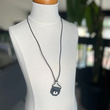 Rose bonbon - Necklaces & pendants (Black)