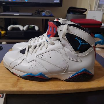 Jordan - Sneakers (White, Blue, Red)