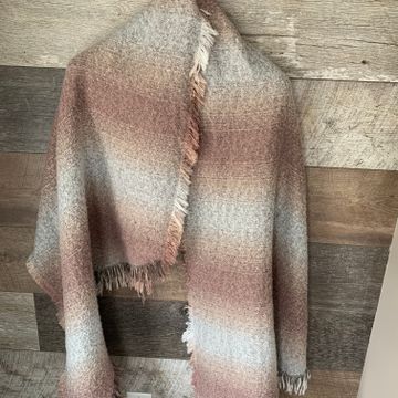 Inconnu  - Large scarves & shawls