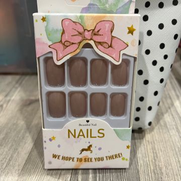 Nails - Nail care (White, Black, Brown)