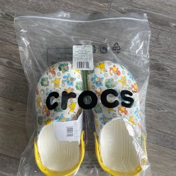 Crocs - Flat sandals (White, Yellow)
