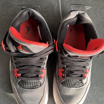 Nike  - Sneakers (Black, Red, Grey)