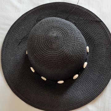 La vie en rose - Hats (Black)