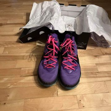 Nike - Sneakers (Black, Purple, Turquiose)