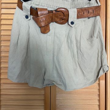 Joelle Collection  - Shorts taille haute (Beige)