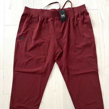 under armour - Chinos & Khakis (Red)