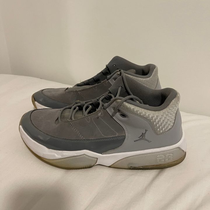 Jordan max sale aura 23