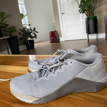 Nike - Indoors training (Grey)