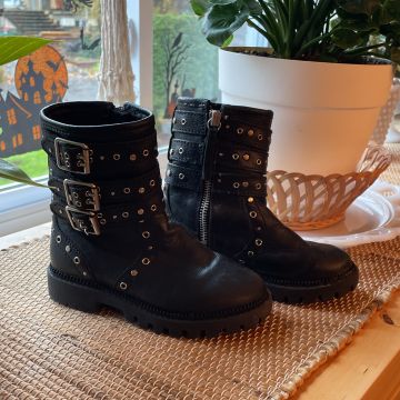 Zara  - Mid-calf boots (Black)
