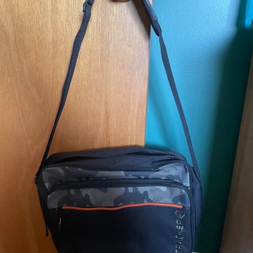 Tracker - Shoulder bags (Black, Green)