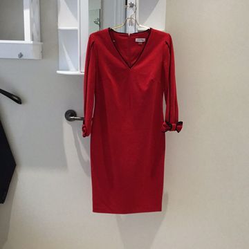 Calvin Klein - Midi-dresses (Black, Red)