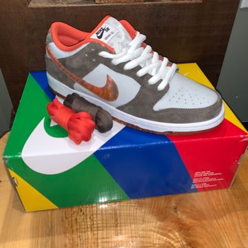 Nike - Sneakers (Marron, Orange, Gris)