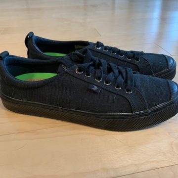 Cariuma - Sneakers (Black)