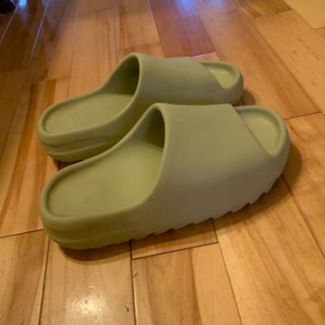 Adidas yeezy - Slippers & flip-flops (Green)