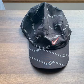 Nike - Hats (Black, Red)