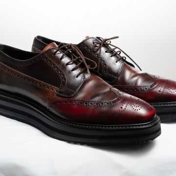 Prada - Chaussures formelles (Noir, Rouge, Cognac)