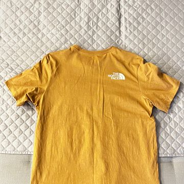 North Face - T-shirts (Gold)