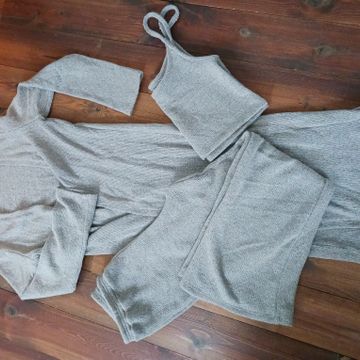 Essentiels MTL - Costumes & special outfits (Grey, Beige)