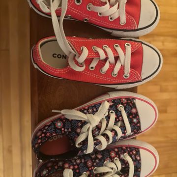 Converse - Trainers (Blue, Pink, Red)