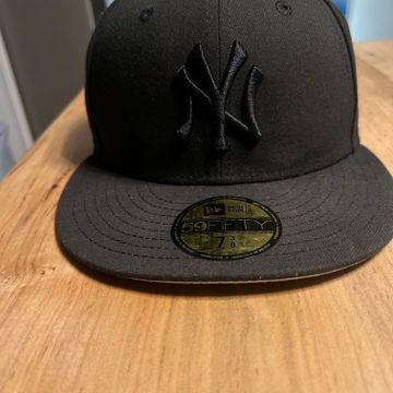 New Era - Caps (Black)