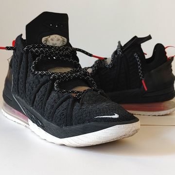 Nike - Indoor training (Black, Red)