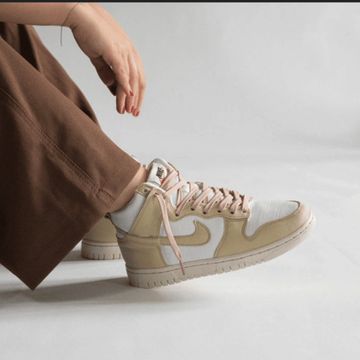 Nike - Sneakers (White, Beige)