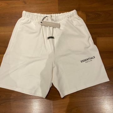 ESSENTIALS - Chino shorts (White)