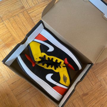 Air Jordan - Sneakers (White, Black, Orange)
