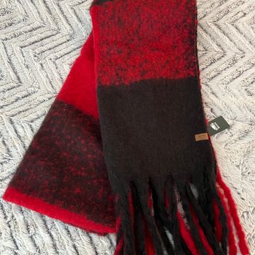 Roots - Large scarves & shawls (Black, Red)