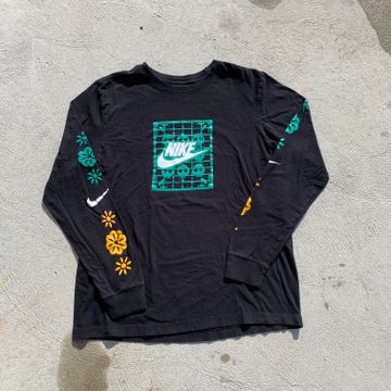 Nike  - Tops & T-shirts (Black)
