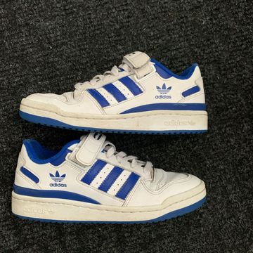 Adidas  - Sneakers (White, Blue)