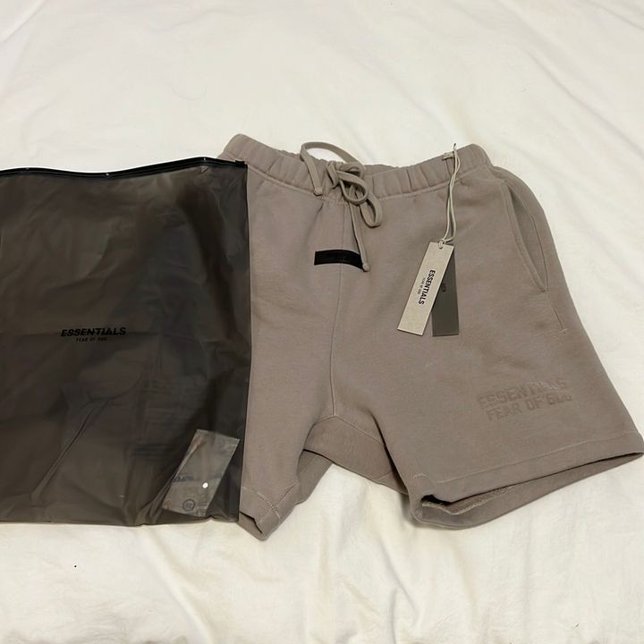 Essentials shorts size XS - Shorts, Hybrids | Vinted