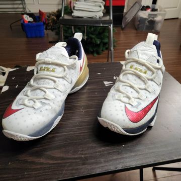 Nike - Sneakers (White, Blue, Red, Gold)