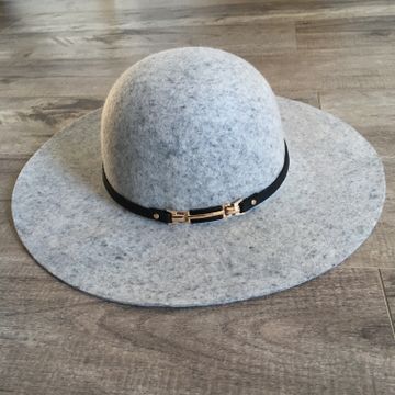 House of Harlow 1960 - Hats (Grey)
