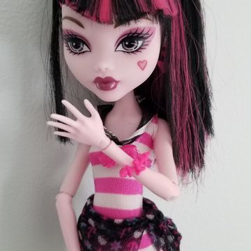 Mattel Monster High  - Dolls (White, Black, Pink)