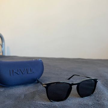 Invu - Sunglasses (Black)