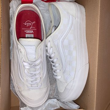 Vans  - Sneakers (White, Red, Beige)