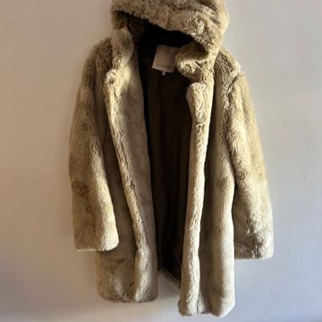 Sunday Best - Faux fur coats (Beige)