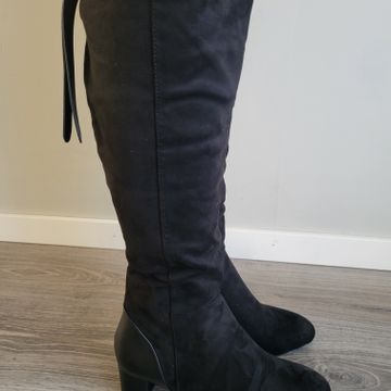 Boots - Knee length boots (Black)