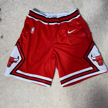 Nike - Shorts (Blanc, Rouge)