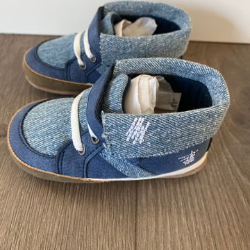 Robeez - Slip-on shoes (White, Blue)