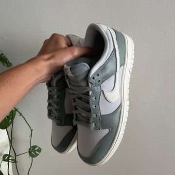 Nike - Sneakers (White, Green, Beige)