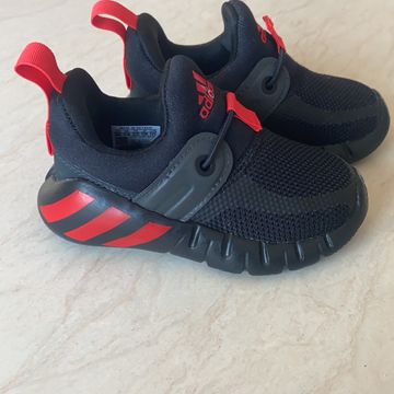Adidas - Sneakers (Black)