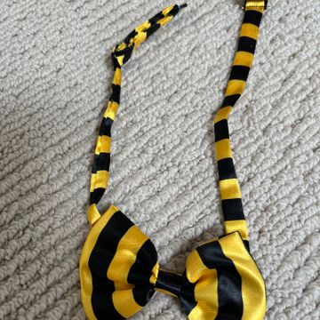 None - Ties & Bowties (Black, Yellow)