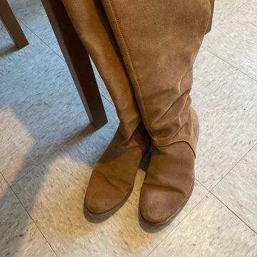 UGGS  - Knee length boots (Brown)