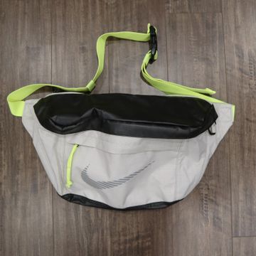 Nike - Bum bags (Black, Green, Grey)
