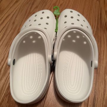 Crocs - Slippers & flip-flops (White)