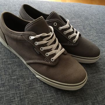 Vans - Flats (Grey)